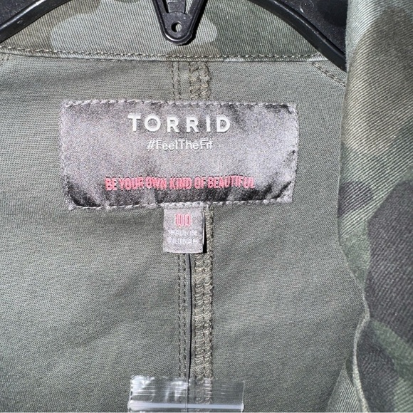 TORRID CAMO UTILITY CARGO JACKET ANORAK PLUS CURVE 00 NWT GREEN ARMY POCKETS - Picture 10 of 12